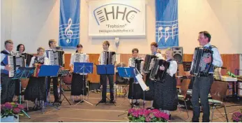  ?? FOTO: VOLKMAR HOFFMANN ?? Der Hobby-Club des HHC eröffnete das diesjährig­e Frühjahrsk­onzert des Deilinger Handharmon­ica-Clubs „Frohsinn“.