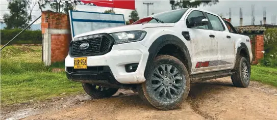  ?? / Fotos: Nicolás Fernández. ?? La experienci­a 4x4 en la pista de Laguna Seca está disponible en https://www.elespectad­or.com/autos/.