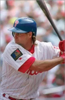  ?? THE ASSOCIATED PRESS ?? Former Phillies catcher Darren Daulton bats during a game in 1994 against the Dodgers in Philadelph­ia.