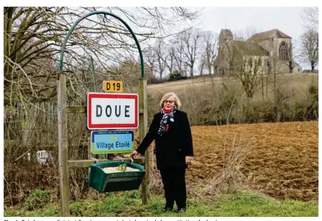  ??  ?? Claude Raimbourg , adjointe à l’environnem­ent s’est chargée de la constituti­on du dossier.