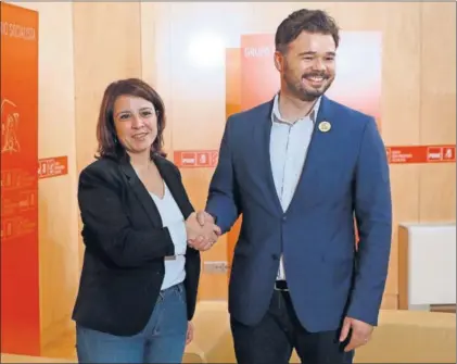  ?? / JAVIER LIZÓN (EFE) ?? Adriana Lastra y Gabriel Rufián, al inicio de su reunión ayer en el Congreso.