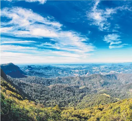  ??  ?? Best of All Lookout offers views from the heart of the Hinterland spread out to the Pacific Ocean and down to Byron Bay.