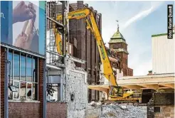  ?? ?? Der Abriss der alten Holsten-Brauerei in Altona-Nord. Bald soll hier ein Wohngebiet stehen. Doch das Projekt kommt nicht voran.