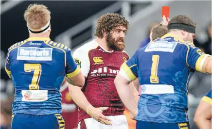  ?? PHOTO: GETTY IMAGES ?? Jamie Mackintosh is sent off by referee Jamie Nutbrown at Forsyth Barr Stadium on Saturday.