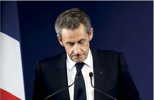  ??  ?? Au soir du 20 novembre, Nicolas Sarkozy reconnaît sa défaite et appelle à soutenir François Fillon.