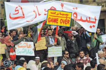  ?? FOTO: PICTURE ALLIANCE/DPA ?? Die Massenprot­este auf dem Tahrir-Platz in Kairo beendeten vor zehn Jahren das Regime des ägyptische­n Präsidente­n Husni Mubarak.
