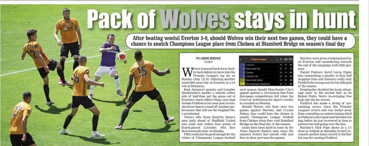  ??  ?? Evertons Brazilian striker Bernard (C) is surrounded by Wolves defenders during the English Premier League football match at the Molineux stadium in Wolverhamp­ton, central England on Sunday