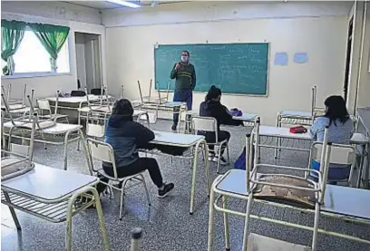  ?? LA VOZ ?? BURBUJAS. Los grados o cursos con menos de 15 alumnos tendrán presencial­idad continua en Córdoba desde el lunes.