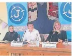  ?? FOTO: LENA SPATARO ?? Der neue Vorstand des 11. Jugendrats (v. l.): Inaya Alegöz, Daniel Bielecki und Sophie Maindok