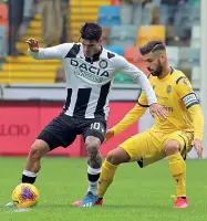  ??  ?? Derby Il match tra Hellas e Udinese alla Dacia Arena