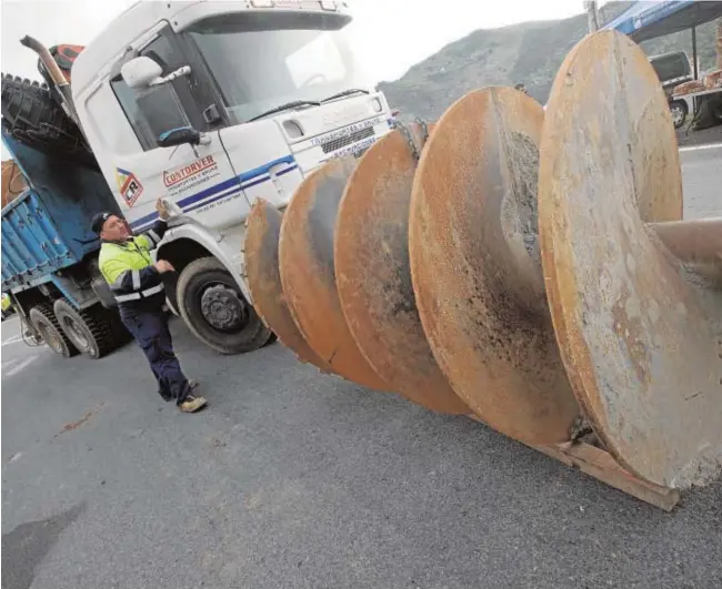  ?? FRANCIS SILVA ?? Una de las brocas de la tuneladora utilizadas para acceder al pozo donde se busca a Julen