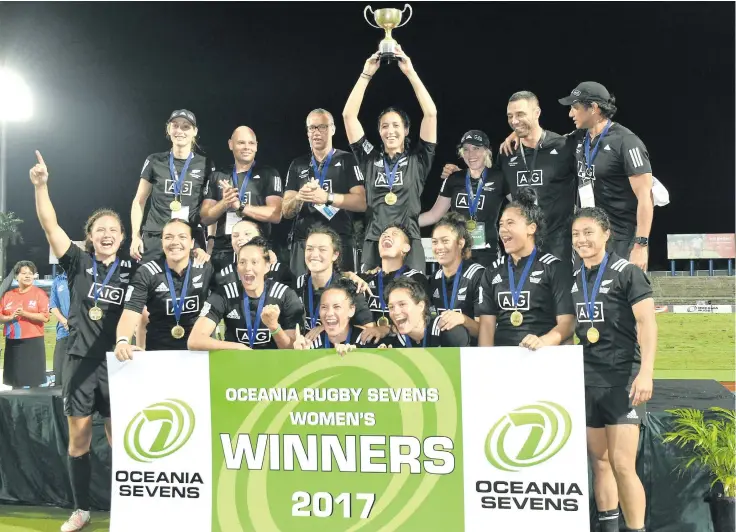  ?? Photo: Vilimoni Vaganalau ?? New Zealand women’s rugby sevens team are the Oceania Rugby Sevens Women’s winners at the ANZ Stadium, Suva on November 11, 2017. New Zealand beat defending champions Australia 12-5 in the Cup final .