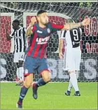  ?? FOTO:EFE ?? Paso atrás de la Juve El Crotone, en descenso, le sorprendió