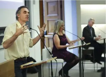  ?? RICHARD LAUTENS/TORONTO STAR ?? Professors Brenda Cossman, centre, and Mary Bryson debated Jordan Peterson at the University of Toronto.