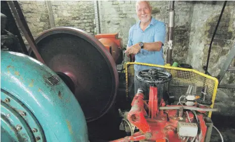  ?? FOTO: GÜNTER PEITZ ?? 70 Jahre alt ist die Francistur­bine von Escher Wyss. In einem der beiden Kleinkraft­werke von Adelbert Hall an der Scherzach läuft sie noch immer störungsfr­ei.