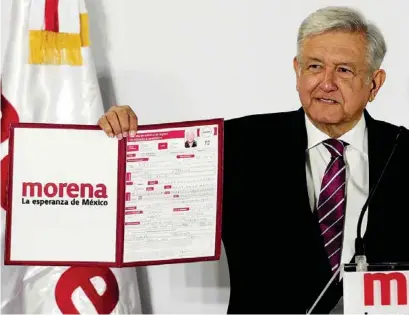  ??  ?? LISTO. Andrés Manuel López Obrador, ayer, al hacer oficial su intención de ser candidato presidenci­al de Morena.