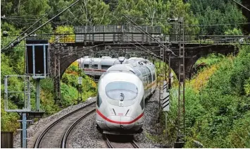  ?? Foto: Marcus Merk ?? Dass die ICE Neubaustre­cke über Ingolstadt und nicht über Augsburg geführt wurde, ist nach wie vor ein Trauma für die Region. Der frühere IHK–Präsident Hans Haibel spricht diesbezügl­ich von einem „Waterloo“.