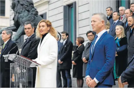  ?? EP ?? Pedro Sánchez escucha el discurso de la presidenta del Gongreso, Meritxell Batet, ayer en las puertas del Congreso.