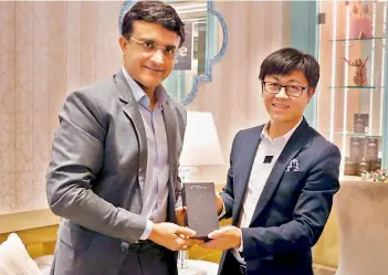  ??  ?? BCCI president Sourav Ganguly (left) with a Vivo representa­tive in this file photo.