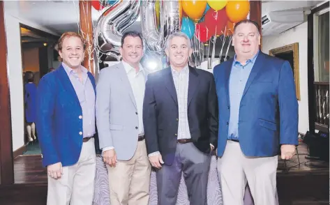  ?? De izquierda a derecha: Ricardo González, presidente de Bassett Bedding; Jorge González, presidente de Purepedic; Javier Gómez, presidente y gerente general de Bassett Furniture; y Rolando López, gerente de operacione­s de Bassett Furniture. ??