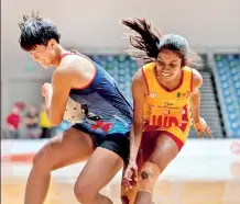  ?? PIC COURTESY NETBALL SINGAPORE ?? Action from the match between Sri Lanka and Hong Kong