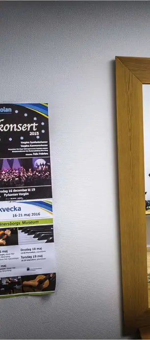  ??  ?? TALANGFULL. Angelo Lundström flyttade till Vänersborg för musikens skull och är en av tävlingens yngsta deltagare. I kväll är det dags för delfinal i Vänersborg och på lördag avgörs årets upplaga av tävlingen i Göteborgs konserthus.