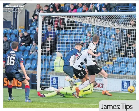  ?? ?? Three and easy Maxwell puts Ayr firmly in charge