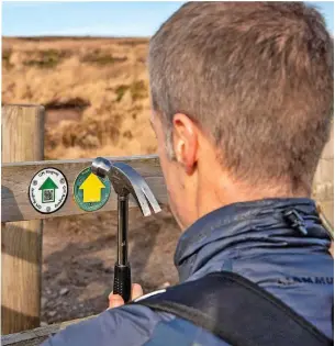  ?? ?? ●●A team of volunteers have installed half the signage for the 323km trail