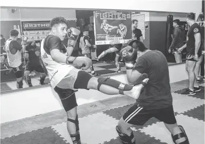  ?? EMMANUEL BRIANE- LA NUEVA. ?? Los cuidados físicos, a la hora de entrenar, son una premisa fundamenta­l en todos los gimnasios.