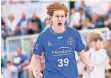  ??  ?? MICHAEL SERVATY, Tischtenni­sspieler der TG Neuss, führte sein Team zum Meistertit­el in der Oberliga und zum Aufstieg in die Regionalli­ga. 01379/88 66 15 – 04 LUKAS STUTZKE, Handballer des TSV Bayer Dormagen, warf den TSV mit seinen Toren zum Aufstieg...