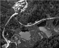  ?? HUA XIAOFENG / FOR CHINA DAILY ?? The Nuorilang Waterfalls in the Jiuzhaigou scenic area, as pictured in November, partly collapsed (as marked in the circle) after the earthquake in August.