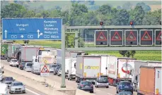  ?? FOTO: STEFAN PUCHNER ?? Die Autobahnen A 8 und A 7 umklammern Elchingen.