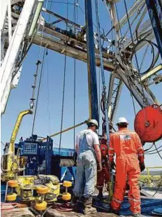  ?? Bloomberg ?? Chesapeake Energy and Baker Hughes’ natural gas rig in Burleson, Texas. South Korea sees more US shale imports as a key to narrowing the trade gap.