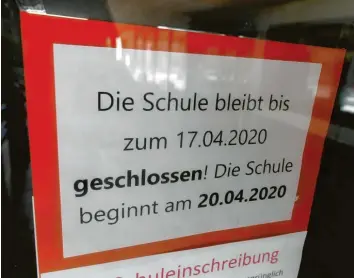  ?? Foto: Ulrich Wagner ?? Erst nach den Osterferie­n sollen wieder Schüler in die Klassenzim­mer strömen – nach fünf Wochen Pause. Ob es auch so kommt, ist alles andere als sicher.