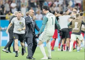  ?? FOTO: AP ?? Roberto Martínez y el meta Courtois, eufóricos tras tumbar ‘in extremis’ a Japón