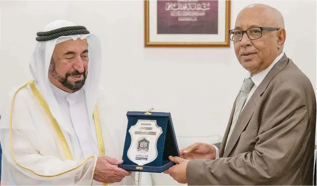  ?? WAM ?? ↑
His Highness Dr Sheikh Sultan receives an honorary PHD from University of Sudan on Thursday. The honouring ceremony included a speech from the University Chancellor, Dr. Awad Saad Hasan.