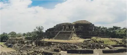  ??  ?? Las impresiona­ntes ruinas mayas de Tazumal, en Santa Ana.