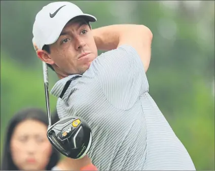  ?? FOTO: GETTY ?? En Shanghai probando nuevo material McIlroy jugará esta semana el Mundial HSBC un driver de Taylor Made