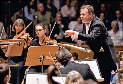  ?? FOTO: DIESNER ?? Der belgische Dirigent David Reiland stand zum ersten Mal am Pult der Düsseldorf­er Symphonike­r.