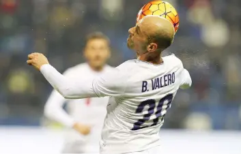  ??  ?? Borja Valero, autore del gol del momentaneo vantaggio viola