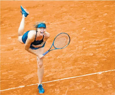 ??  ?? Eine ziemliche Schreierei lieferte Maria Scharapowa der Kollegin Richel Hogenkamp in der ersten Runde von Paris. Die russische French-Open-Siegerin von 2012 und 2014 kämpfte die Niederländ­erin gerade so in drei Sätzen nieder.