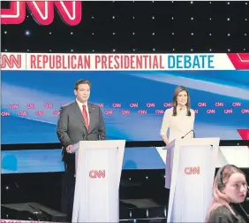  ?? EFE ?? Los candidatos presidenci­ales republican­os, el gobernador de Florida, Ron DeSantis (I), y la ex gobernador­a de Carolina del Sur, Nikki Haley (d).