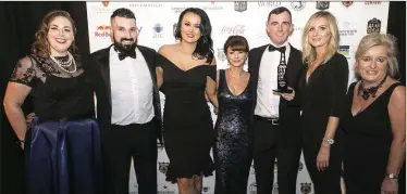  ??  ?? Pictured Nicole Donnellan, Sean Connroy, Shauna Smith, John McEnaney and Ciara Gunning of The Weavers, with Trish Murphy of Hotel & Review, Ashville Media Group, Dublin. Weavers Bar & Venue won the Bar Food Award at the 2017 Sky Bar of the Year Awards...