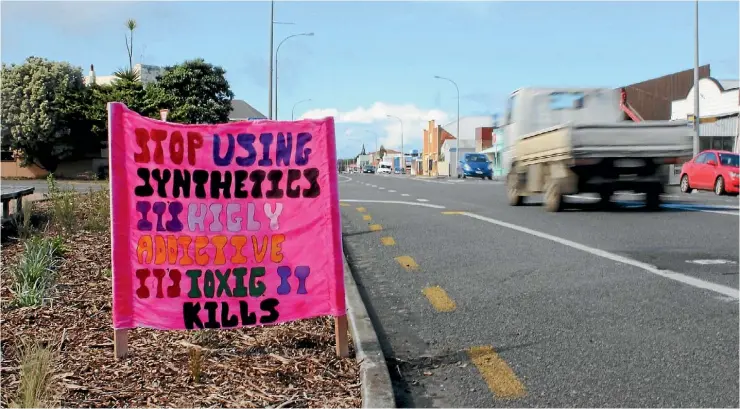  ?? JANE MATTHEWS/STUFF ?? Pa¯tea held a ‘peaceful protest’ against synthetic drugs.