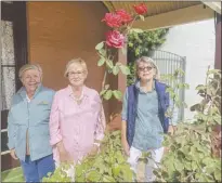  ?? PHOTO NEWS/SOPHIA ROUSE PHOTO: DUBBO ?? Fitz Mckay, Rosie Gavel and Fran Ellis.