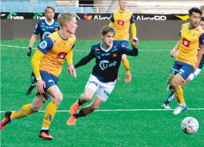  ?? FOTO: ROGALANDS AVIS ?? SOLIDE: Kristoffer Tønnessen og Jerv var solide i kampen mot Viking, og scoret til slutt hele seks mål på Viking Stadion.