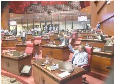  ?? MARTIN CASTRO ?? El Senado aprobó varios proyectos en su sesión de ayer.