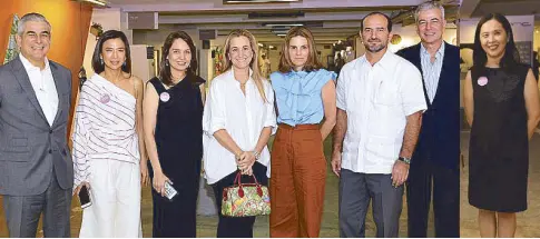  ??  ?? Jamie Augusto Zobel de Ayala, Trickie Lopa, Lisa Periquet, Sofia Zobel-Elizalde, Lizzie Zobel, Patxi Elizalde, Fernando Zobel de Ayala and Dindin Araneta