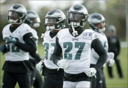  ?? MATT DUNHAM — THE ASSOCIATED PRESS ?? Philadelph­ia Eagles’ safety Malcolm Jenkins (27) takes part in an NFL training session at the London Irish rugby team training ground in the Sunbury-on-Thames suburb of south west London on Friday. Jenkins made headlines this week with some comments on Jaguars quarterbac­k Blake Bortles in the lead up to Sunday’s game in London.