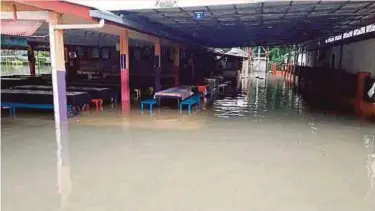  ?? PIC BY MOHD KHIDIR
ZAKARIA ?? SK Port Dickson is among the schools affected by flash floods.